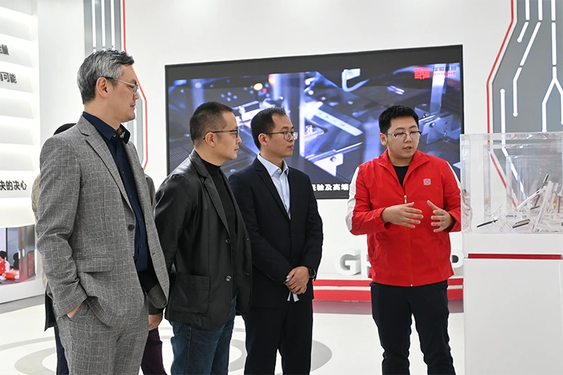 华芯振邦工作人员介绍