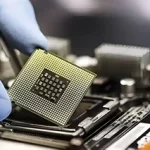 从CoWoS到CoPoS：先进封装如何把AI算力价格打下来