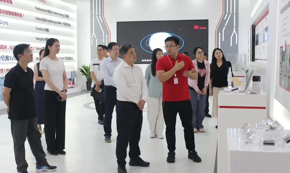 中国宏观经济研究院赴广西华芯振邦开展调研